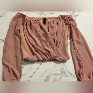 Light long sleeve crop top light pink v-neck